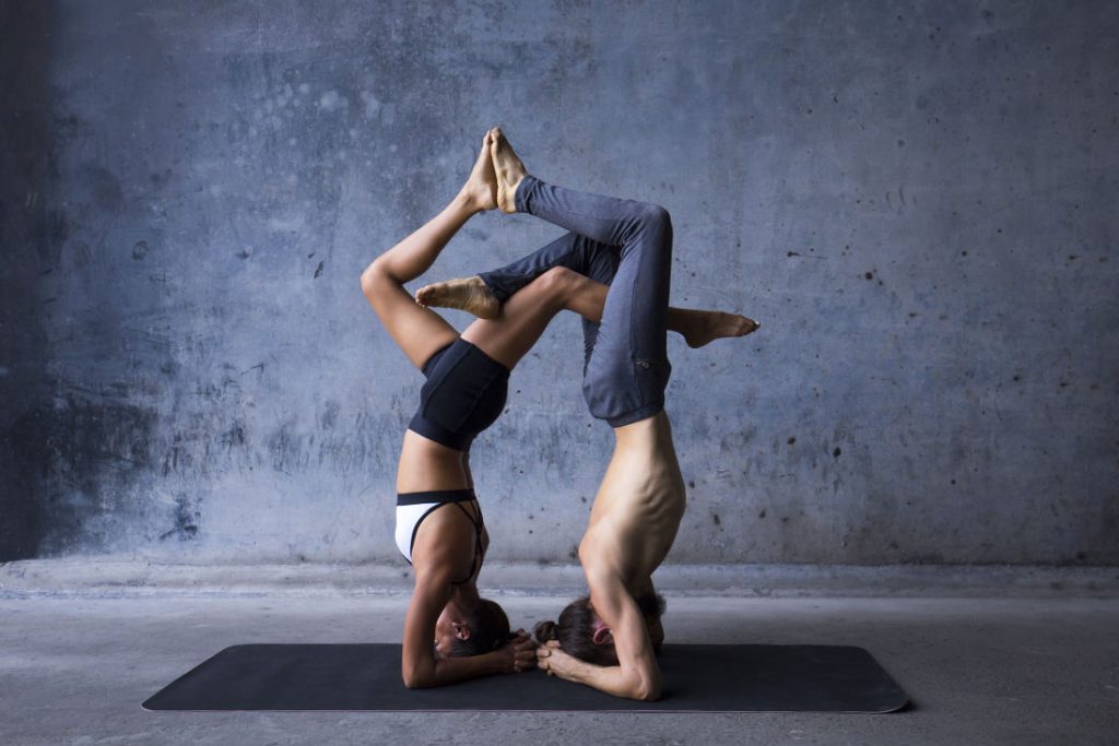 Evde İki Kişilik Yoga Nasıl Yapılır?
