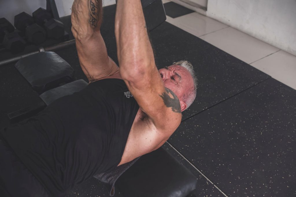Dumbell Pullover Yaparken Sık Yapılan Hatalar