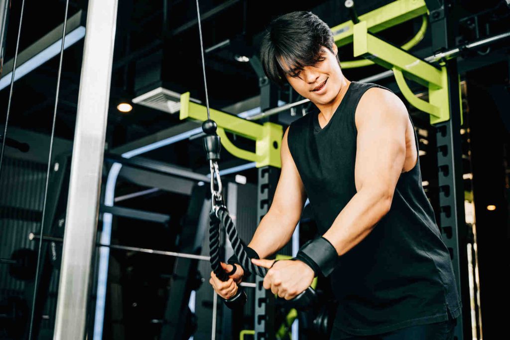 Straight Arm Pulldown Antrenman Programında Nasıl Konumlandırılmalıdır?