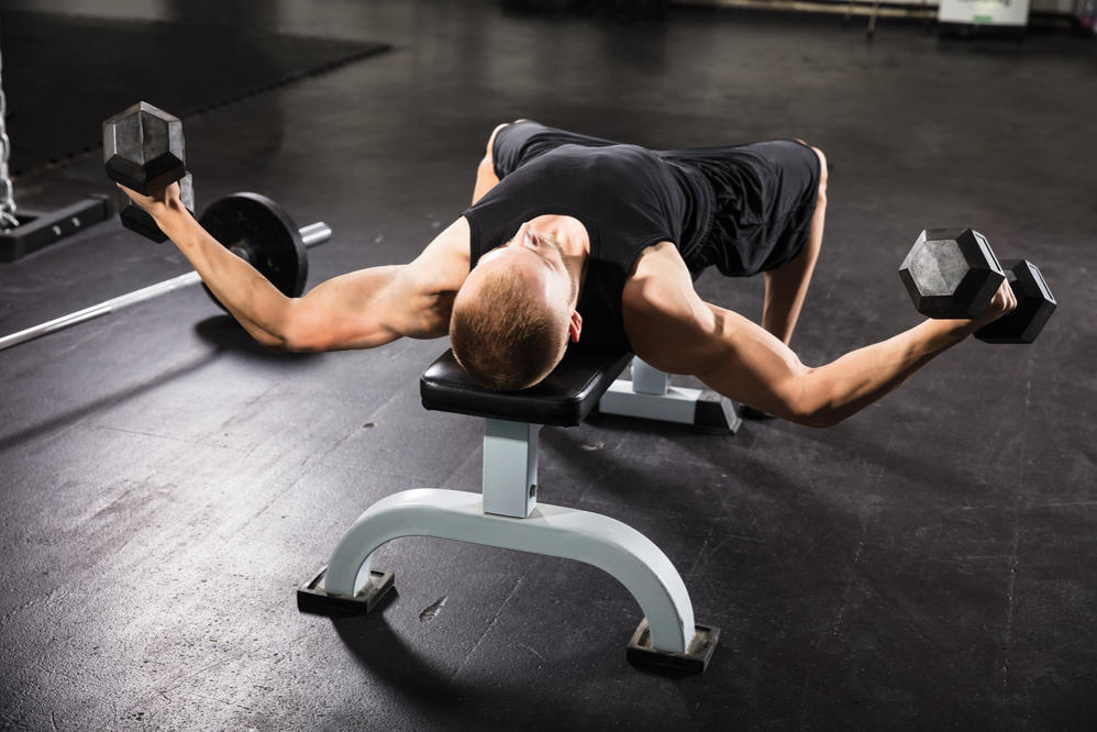 Dumbbell Fly Yaparken Dikkat Edilmesi Gereken Püf Noktalar